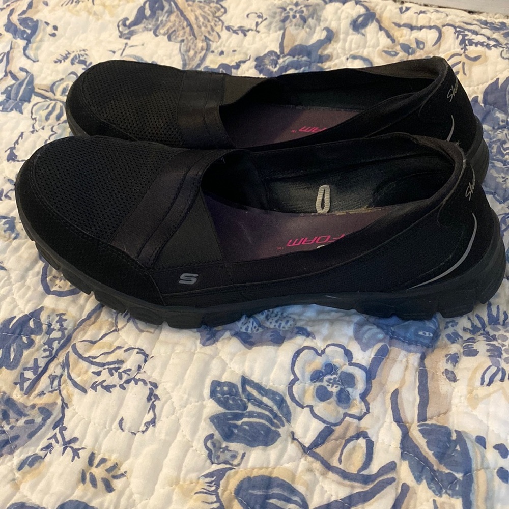 Used Skechers memory foam slip on sneakers